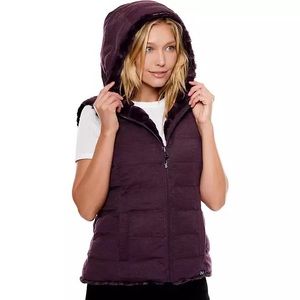 NWT  Be Boundless Freeform Reversible Hooded Vest